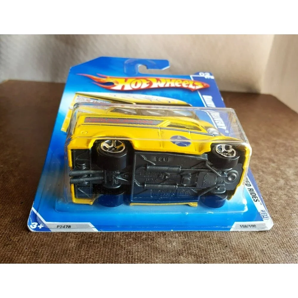 2009 Hot Wheels DAIRY DELIVERY Yellow MODIFIED RIDES SERIES #2/10 1:64 P2478 5SP